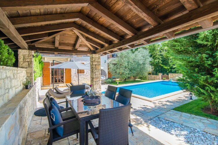 Villa In A Typical Istrian Rustical Style Sveti Lovrec Pazenaticki Exterior photo